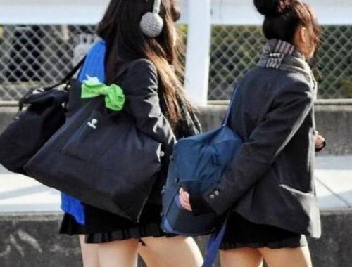 校服女孩跳舞视频吃瓜,青春活力，校园风采尽展