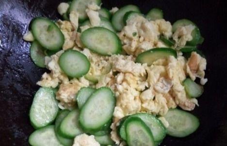 粉红色的瓜咋吃才好吃视频,视频揭秘最佳食用方法