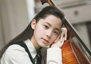 扬大校花吃瓜事件视频,校园生活瞬间走红网络